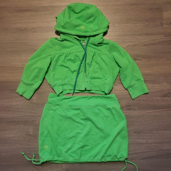 Green Lululemon zip up size 4 - Picture 4 of 4